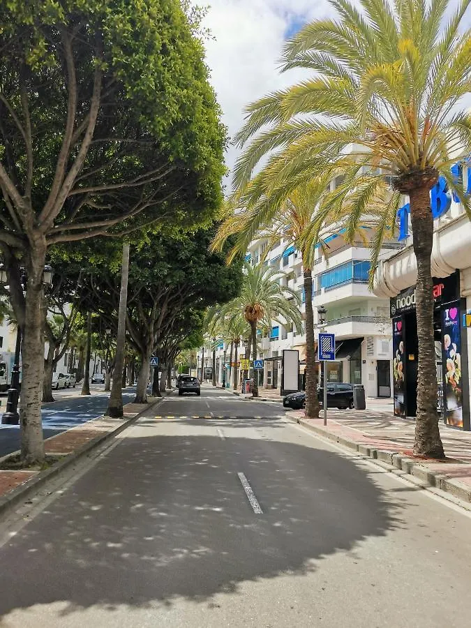 Luxury Front Line Apartment In Puerto Banus Μαρμπέλλα
